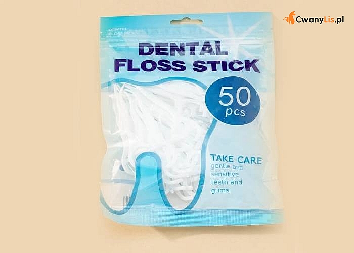 Poręczny i bardzo praktyczny zestaw do higieny jamy ustnej idealny, aby oczyścić zęby z resztek pokarmu