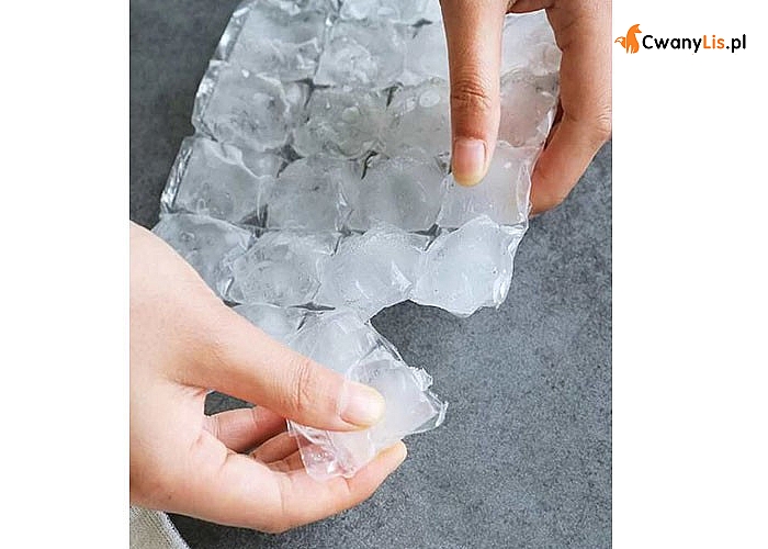 Samo-zamykające się plastikowe woreczki są doskonałe do łatwego przygotowywania dużych kostek lodu