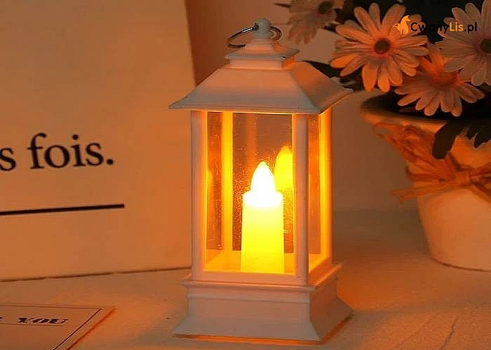Latarenka z lampką LED sprawdzi się jako ozdoba do Twojego domu lub ogrodu